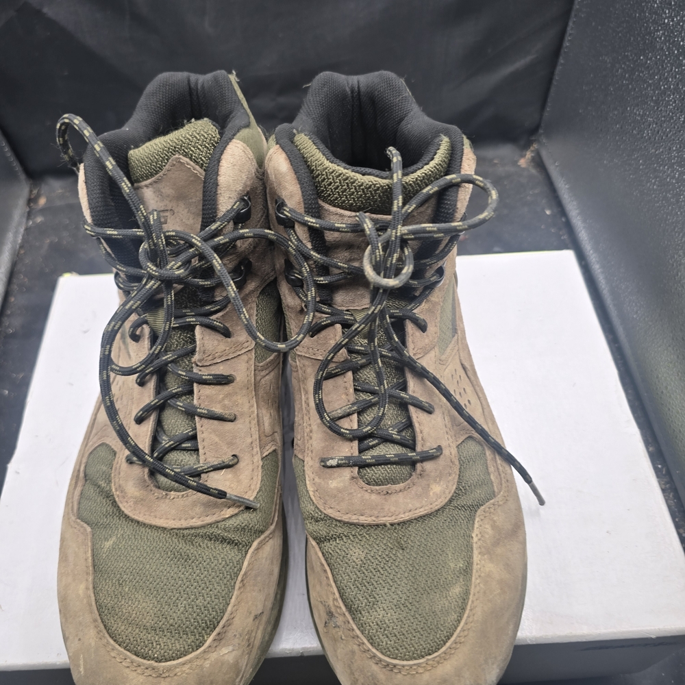 Bates Green and Beige Athletic‎ Shoes